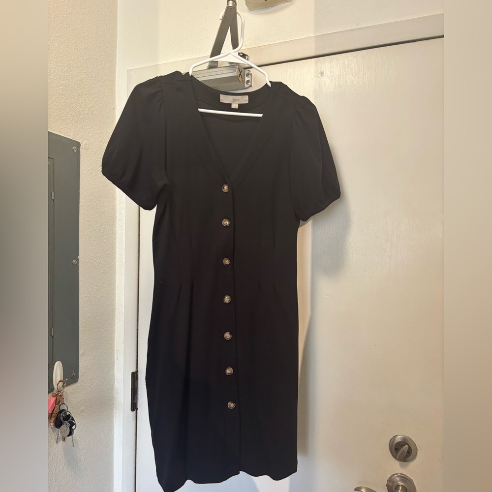 LOFT button down v-neck dress with pockets